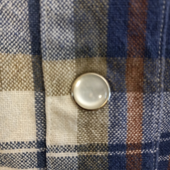 Quizz New York Woman's Size Medium Pearl Snap Button Up Shirt - Picture 7 of 11